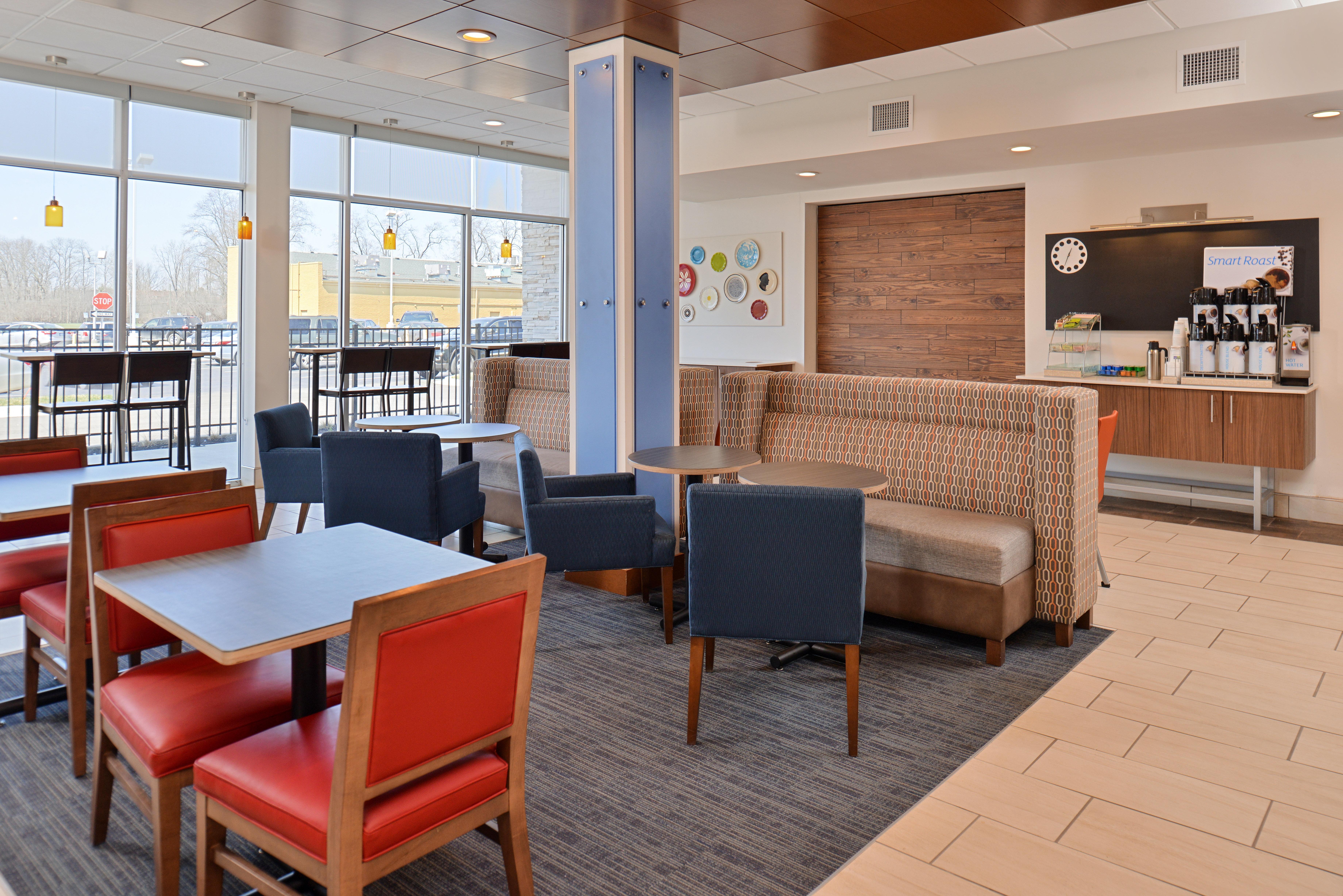 Holiday Inn Express & Suites Farmington Hills - Detroit By Ihg Exterior foto